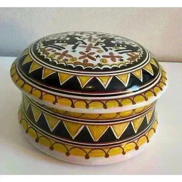 Hand painted Conimbriga trinket box made in Portugal. SEC=XV - Picture 2 of 7